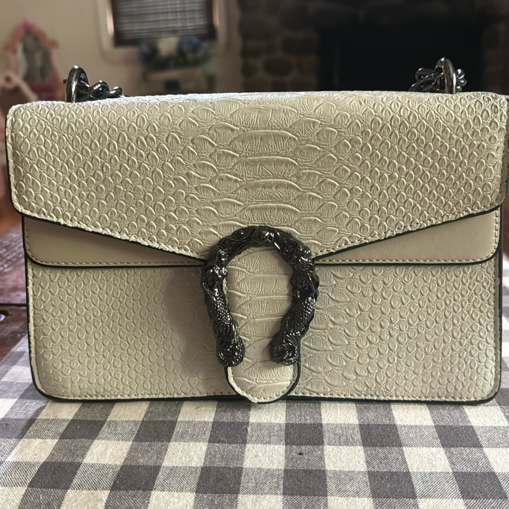 Crossbody bag snake print chain…